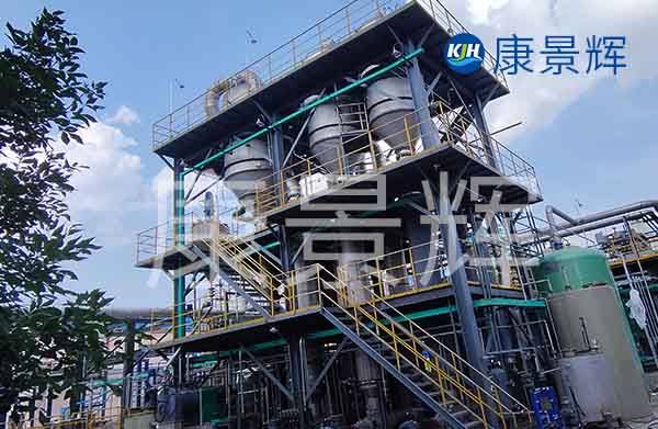 三效蒸發器適用于有結垢的、熱敏性高的、高濃度、高粘度，甚至含有不溶性固體物的廢水